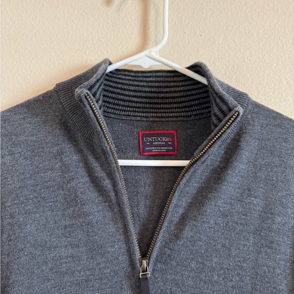UNTUCKit Belguardo Gray 100% Extra Fine Merino Wool Men's Sweater Medium - Picture 3 of 13